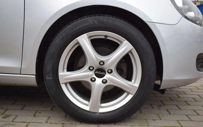 Volkswagen Golf cena 26900 przebieg: 122291, rok produkcji 2010 z Ostrowiec Świętokrzyski małe 781